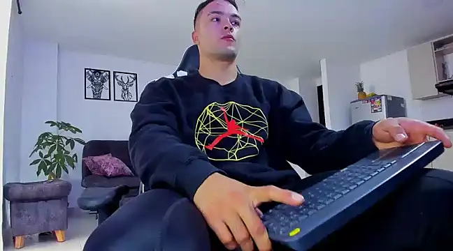 Snapshot of alexander_collin02 chatting on 12-03-24, 12:23 alexander collin02 online show from 12-03-24, 12:23