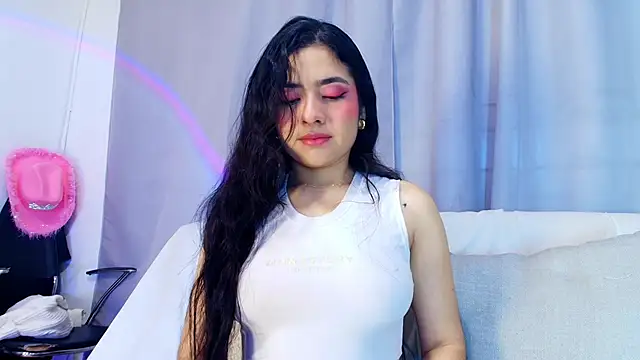 adara johnson   online show from 11-09-25, 11:47