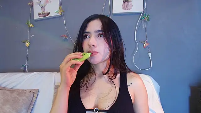 Snapshot of adara_johnson__ chatting on 03-07-26, 01:05 adara johnson online show from 03-07-26, 01:05