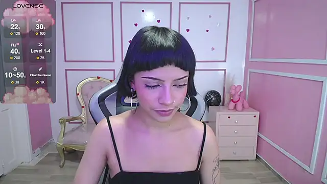 Snapshot of kathina_t chatting on 01-25-25, 10:18 kathina t online show from 01-25-25, 10:18