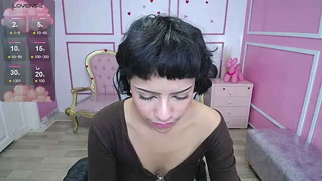 Snapshot of kathina_t chatting on 01-31-25, 01:43 kathina t online show from 01-31-25, 01:43
