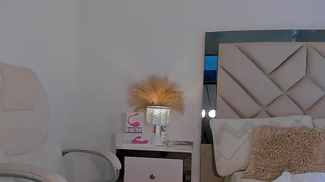 alexa tobar online show from 10-30-25, 04:37