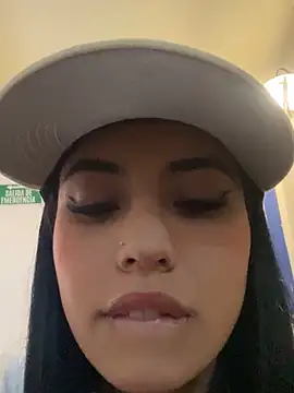 Snapshot of sophie_conor chatting on 01-29-25, 07:22 sophie conor online show from 01-29-25, 07:22