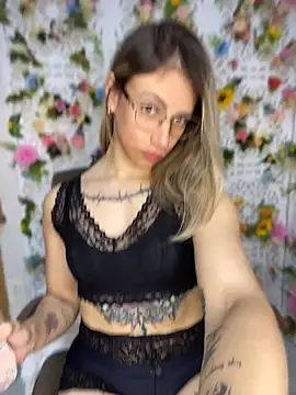 Snapshot of loira_messi chatting on 06-14-26, 10:55 loira messi online show from 06-14-26, 10:55