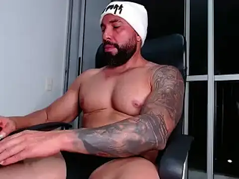 Snapshot of roman_muscle chatting on 02-26-25, 03:03 roman muscle online show from 02-26-25, 03:03