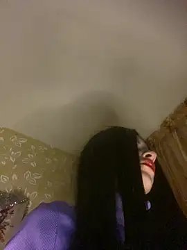 Starry Siren online show from 12-17-25, 06:35