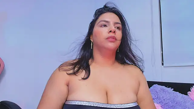 Brenda  gomez online show from 02-25-25, 04:57