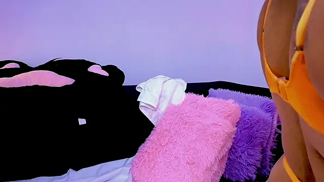 Brenda  gomez online show from 01-04-25, 04:23