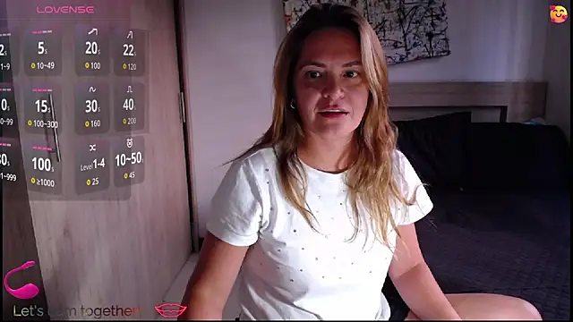 ParisW online show from 10-28-25, 09:03