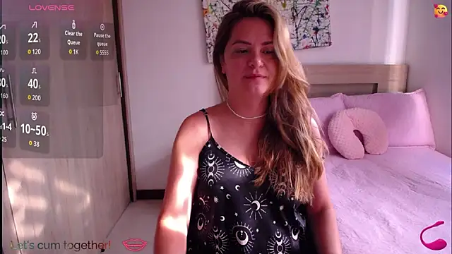 ParisW online show from 09-11-25, 12:38