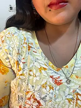 Snapshot of Ayesha_mahi chatting on 09-18-25, 09:23 Ayesha mahi online show from 09-18-25, 09:23