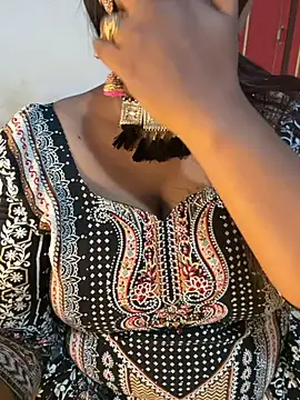 Snapshot of Ayesha_mahi chatting on 10-21-25, 08:47 Ayesha mahi online show from 10-21-25, 08:47