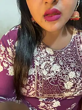Snapshot of Ayesha_mahi chatting on 09-10-25, 08:35 Ayesha mahi online show from 09-10-25, 08:35