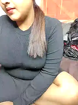 Snapshot of Ayesha_mahi chatting on 01-23-25, 09:08 Ayesha mahi online show from 01-23-25, 09:08