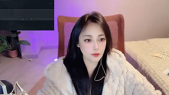 Snapshot of Daisy-77 chatting on 04-28-26, 01:37 Daisy-77 online show from 04-28-26, 01:37