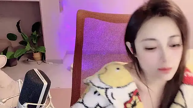 Daisy-77 online show from 12-04-25, 06:18