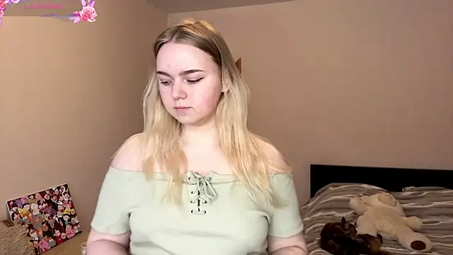 Snapshot of ZaraCreedon chatting on 01-18-26, 07:01 ZaraCreedon online show from 01-18-26, 07:01