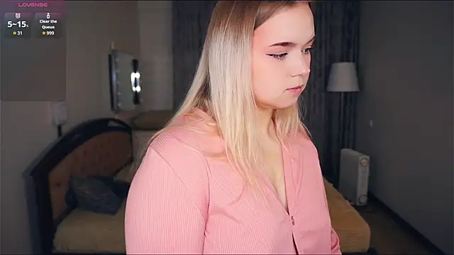 ZaraCreedon online show from 10-13-25, 05:09