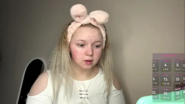 Snapshot of ZaraCreedon chatting on 02-23-26, 04:58 ZaraCreedon online show from 02-23-26, 04:58