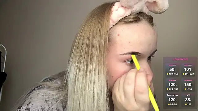 Snapshot of ZaraCreedon chatting on 02-24-26, 11:33 ZaraCreedon online show from 02-24-26, 11:33