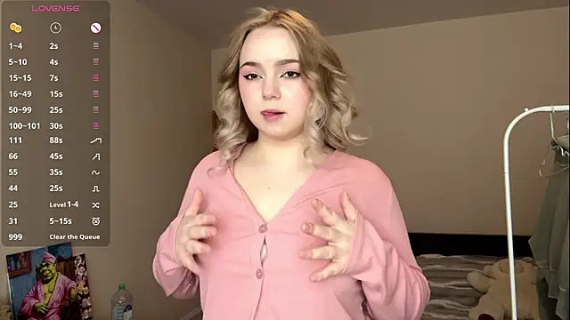 Snapshot of ZaraCreedon chatting on 03-01-26, 06:02 ZaraCreedon online show from 03-01-26, 06:02