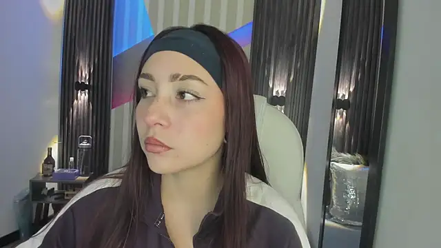 emily layton online show from 01-19-26, 02:32