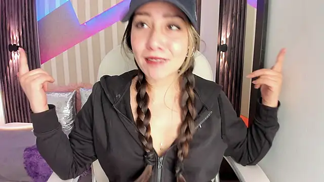 emily layton online show from 10-28-25, 02:38