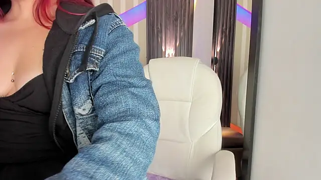 emily layton online show from 11-12-25, 02:43