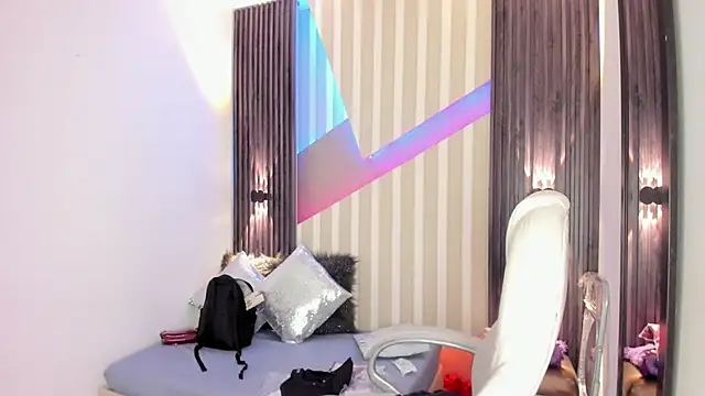 emily layton online show from 11-20-25, 02:29