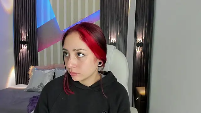 emily layton online show from 10-31-25, 01:52