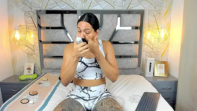 Alison Chan  online show from 02-12-26, 02:28