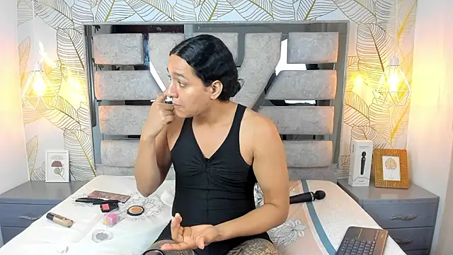 Alison Chan  online show from 02-14-26, 02:28