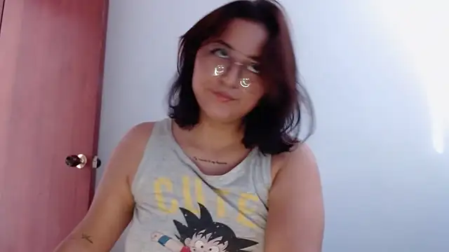 Snapshot of Aria_smith01 chatting on 09-10-25, 01:10 Aria smith01 online show from 09-10-25, 01:10