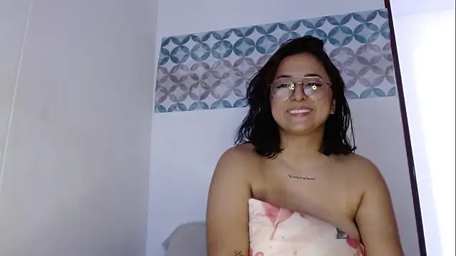 Snapshot of Aria_smith01 chatting on 10-08-25, 02:40 Aria smith01 online show from 10-08-25, 02:40