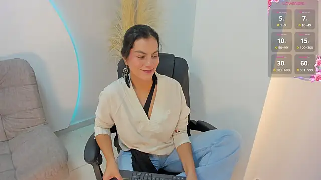 Snapshot of Ada_Monroe10 chatting on 10-01-25, 01:26 Ada Monroe10 online show from 10-01-25, 01:26