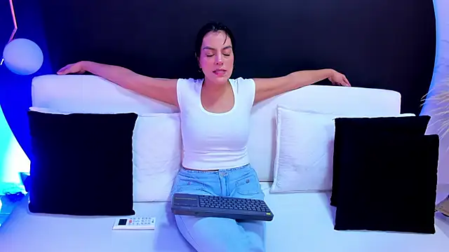 Ada Monroe10 online show from 03-27-26, 01:45