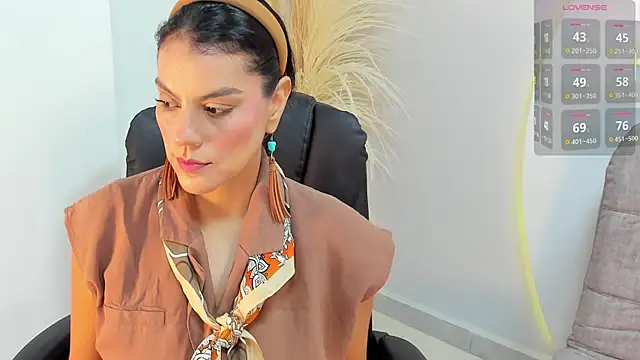 Snapshot of Ada_Monroe10 chatting on 10-21-25, 01:32 Ada Monroe10 online show from 10-21-25, 01:32