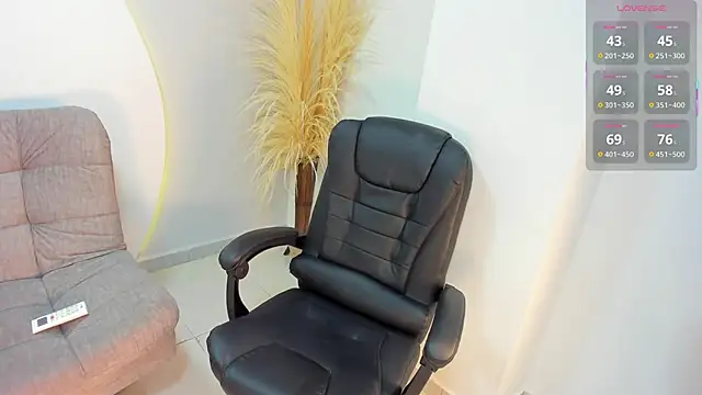 Ada Monroe10 online show from 10-22-25, 01:32