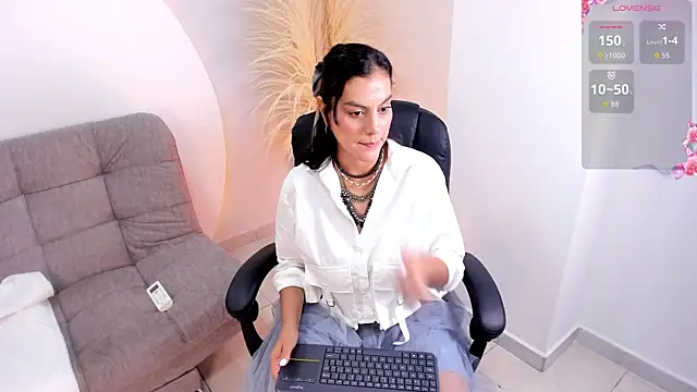 Snapshot of Ada_Monroe10 chatting on 09-16-25, 01:45 Ada Monroe10 online show from 09-16-25, 01:45