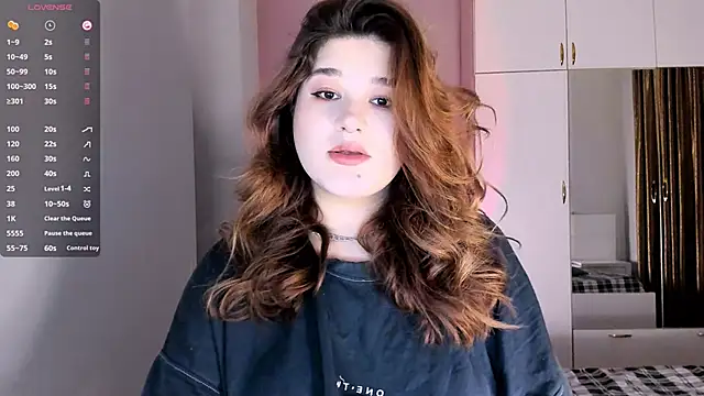 Snapshot of July_Slowdive chatting on 02-07-25, 04:16 July Slowdive online show from 02-07-25, 04:16