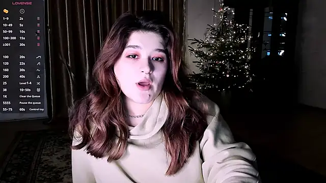 Snapshot of July_Slowdive chatting on 01-09-25, 12:19 July Slowdive online show from 01-09-25, 12:19