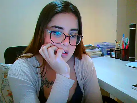 maliamiller online show from 11-08-25, 08:51