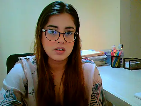 Snapshot of maliamiller chatting on 10-11-25, 05:08 maliamiller online show from 10-11-25, 05:08