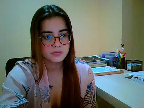 Snapshot of maliamiller chatting on 09-12-25, 09:36 maliamiller online show from 09-12-25, 09:36