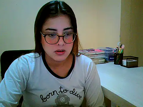 Snapshot of maliamiller chatting on 09-27-25, 03:07 maliamiller online show from 09-27-25, 03:07