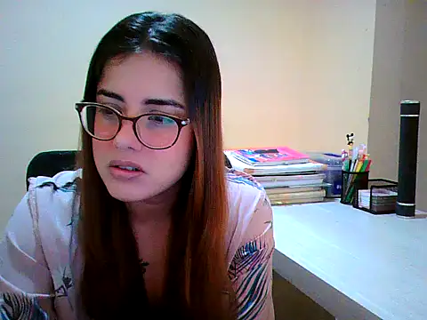 Snapshot of maliamiller chatting on 09-22-25, 01:06 maliamiller online show from 09-22-25, 01:06