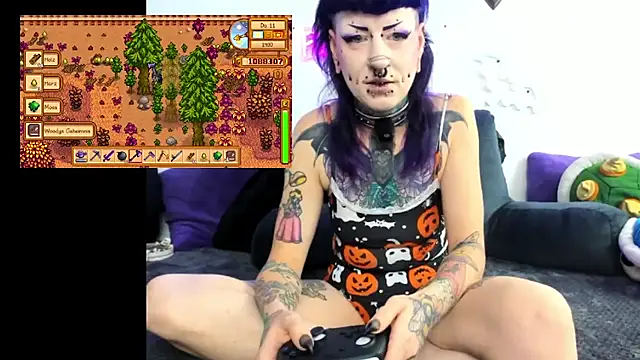 Snapshot of Purple_Coffin666 chatting on 07-26-26, 01:29 Purple Coffin666 online show from 07-26-26, 01:29