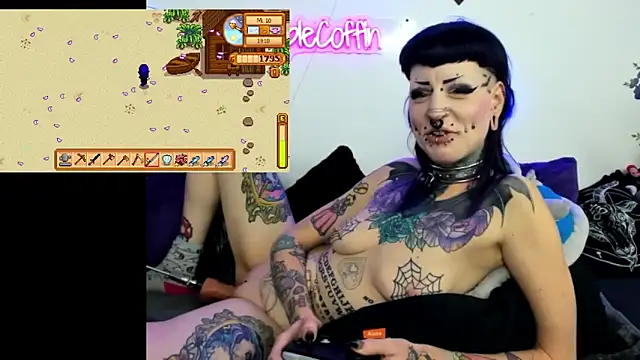 Snapshot of Purple_Coffin666 chatting on 05-11-26, 04:04 Purple Coffin666 online show from 05-11-26, 04:04