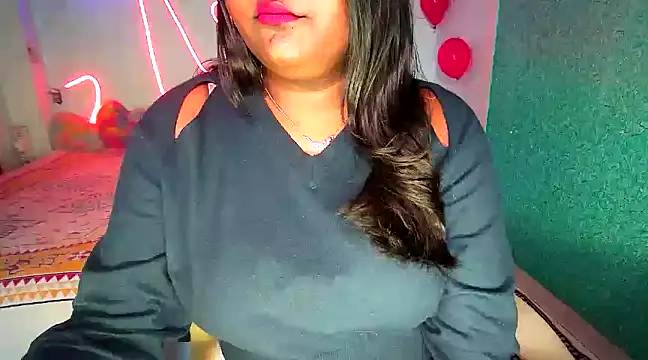 expression queen online show from 02-25-25, 06:12