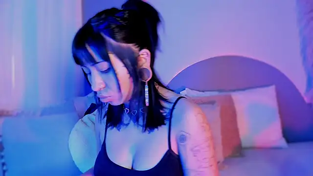 Evangeline bell online show from 09-15-25, 02:50